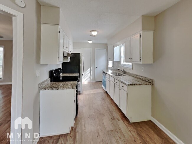 Foto del edificio - 7256 Rose Trail Dr