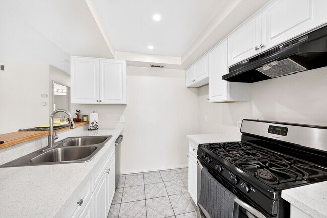 Foto del edificio - 2324 Lillyvale Ave