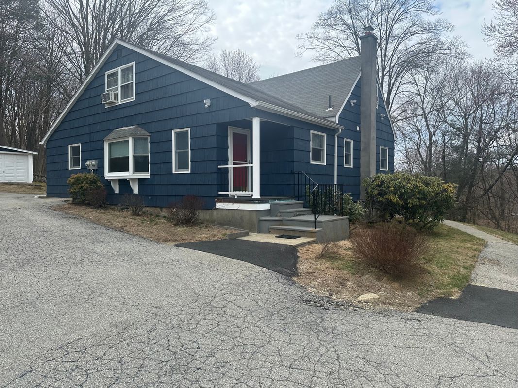 Foto principal - 3983 Old Crompond Rd