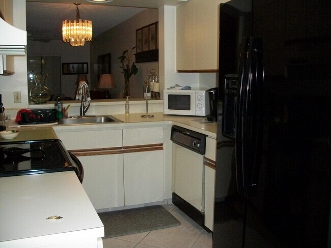 Foto del edificio - 7916 Willow Springs Dr