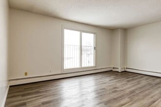 Building Photo - Gleneagles Apartments