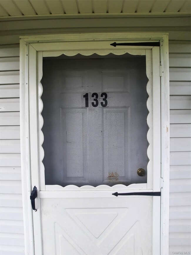 Building Photo - 131 Ridgebury Rd
