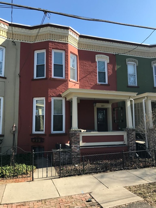 Primary Photo - 357 W Clinton St