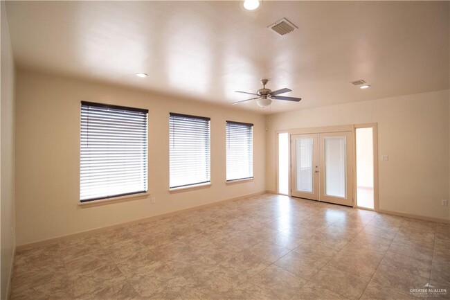 Foto del edificio - 5101 N 1st Ln