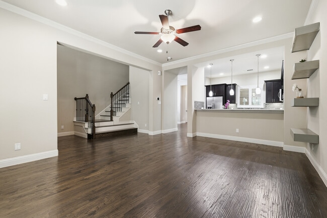 Photo - 4229 Broadway Ave Townhome