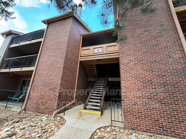 Foto del edificio - 4899 S Dudley St