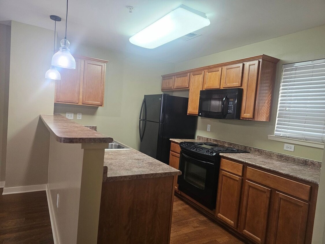 Photo - 1679 Parktown Place