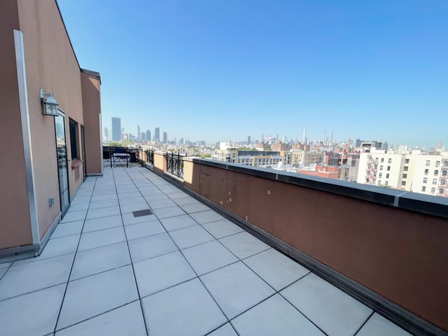 Building Photo - 3156 31st St
