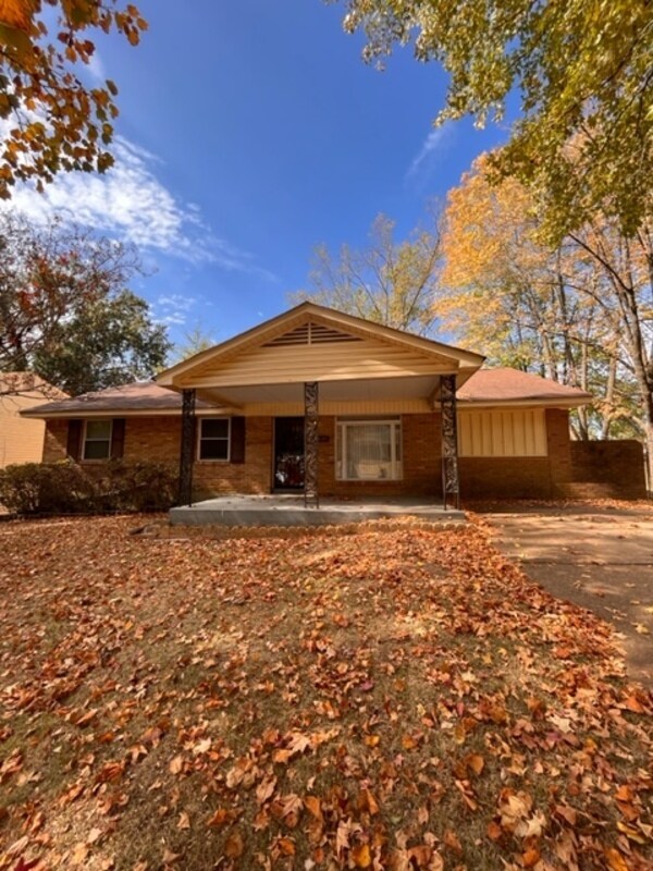 2631 Courtney Dr, Memphis, TN 38128 House Rental in Memphis, TN