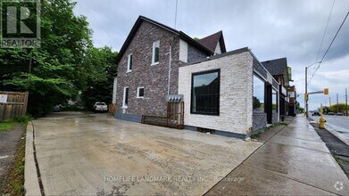 Building Photo - 325-325 Simcoe St S