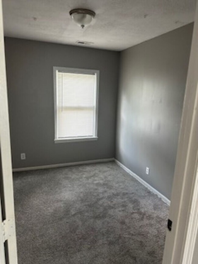 Foto del edificio - Beautifully Remolded 2 Bedroom 1 Bath in W...