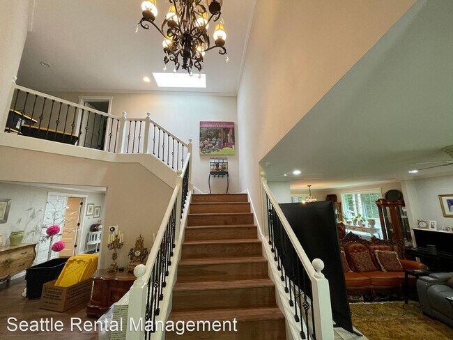 Building Photo - 4 br, 3.5 bath House - 24313 107th Dr SE