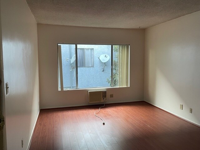 Building Photo - 5213 Meridian St