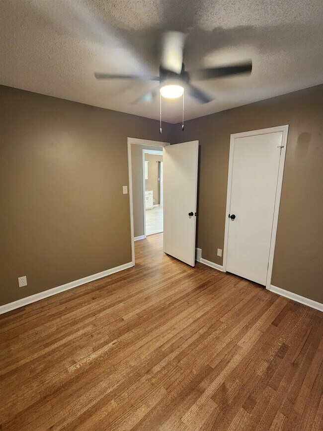 Building Photo - 2833 McCulley St