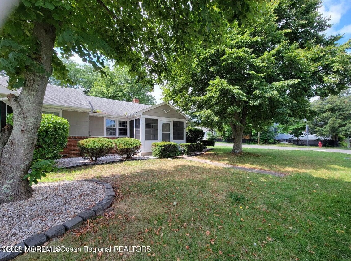 Foto principal - 501 Navesink Ave