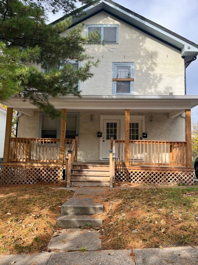 Foto del edificio - Updated 3 Bedroom Duplex