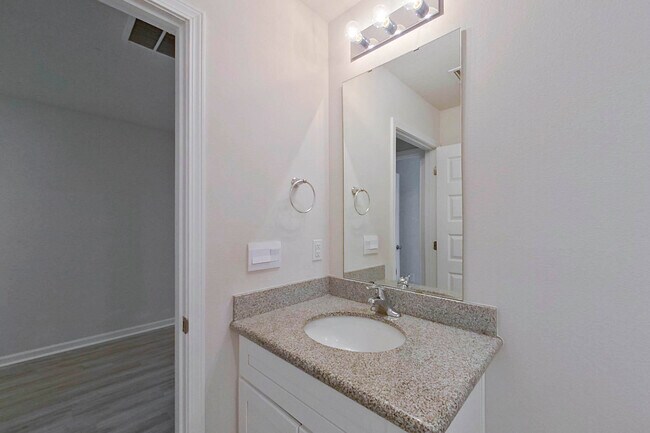 Foto del edificio - 401 Monarch Ln