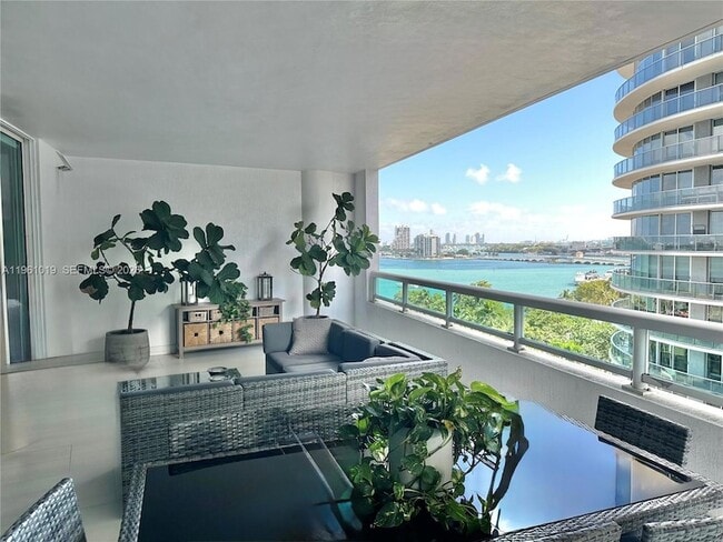 Photo - 1800 N Bayshore Dr Apartment