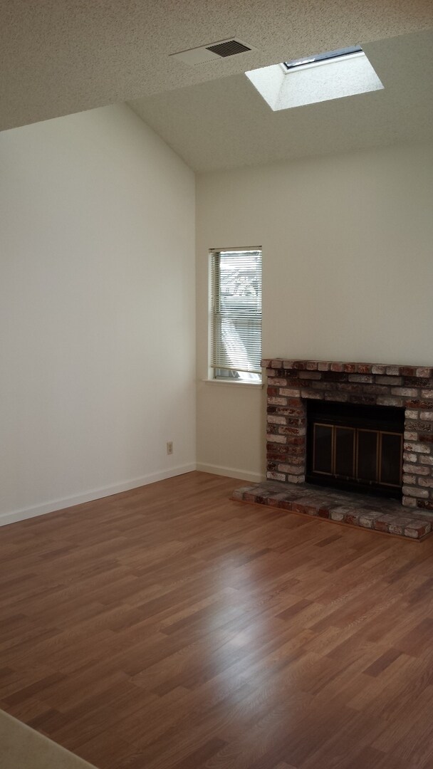 Foto del edificio - Lovely Pleasanton Townhouse