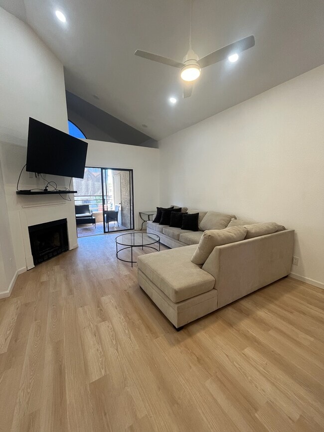 Foto del edificio - 10301 N 70th St