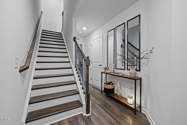 Building Photo - 2550 Laurel Valley Way