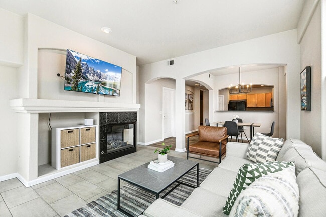 Building Photo - 1727 Pearl St