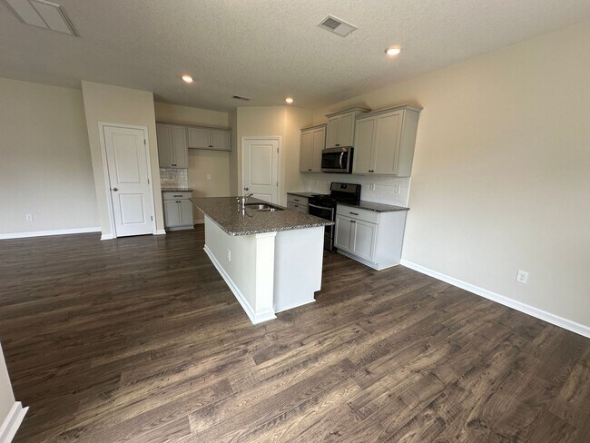 Building Photo - Modern Comfort Meets Country Serenity in Sevierville