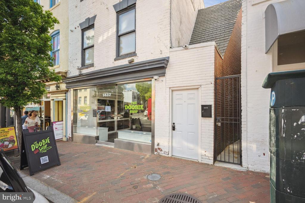 Primary Photo - 1432 Wisconsin Ave NW