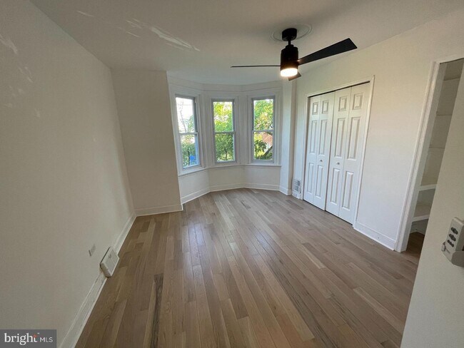 Foto del edificio - 2973 E Thompson St
