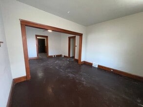 Building Photo - 4091 E 56th St