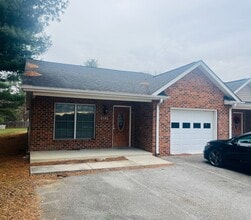 Building Photo - 1140 Huff Ln