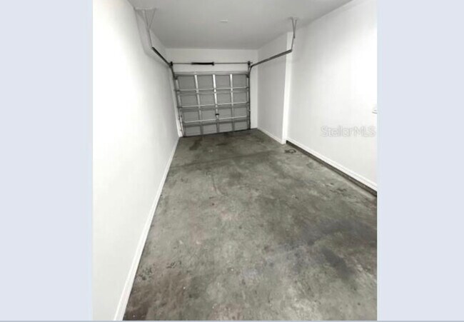 Garaje para 1 coche - 4350 Tyler Cir N