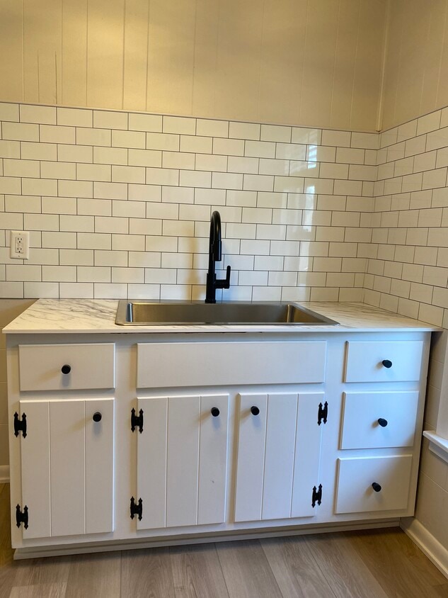 Foto principal - 927 Harrison Ave