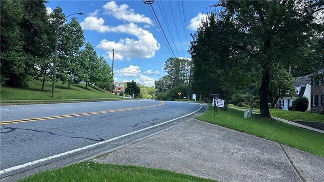 Foto del edificio - 1645 Bill Murdock Rd
