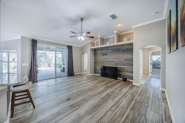 Building Photo - Stunning 4-Bedroom Home with Private Pool ...