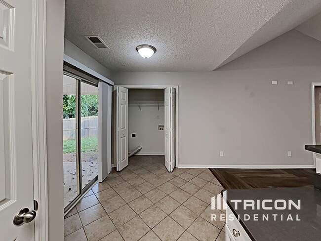 Foto del edificio - 3545 Nevin Brook Rd