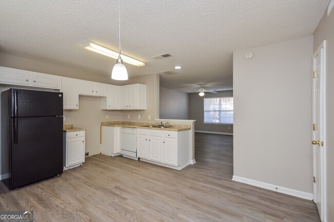 Foto del edificio - 325 Coral Cir