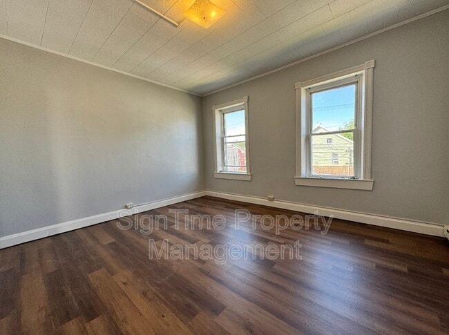 Foto del edificio - 512 Salem Ave