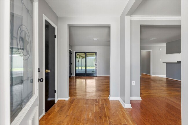 Foto del edificio - 4014 Mona Lee Ln