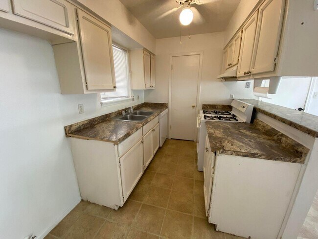 Foto del edificio - 5013 Garland Ln