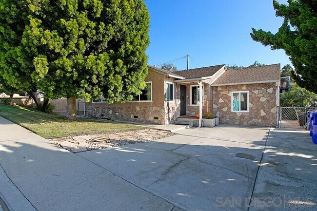 Building Photo - 1833 Crenshaw St