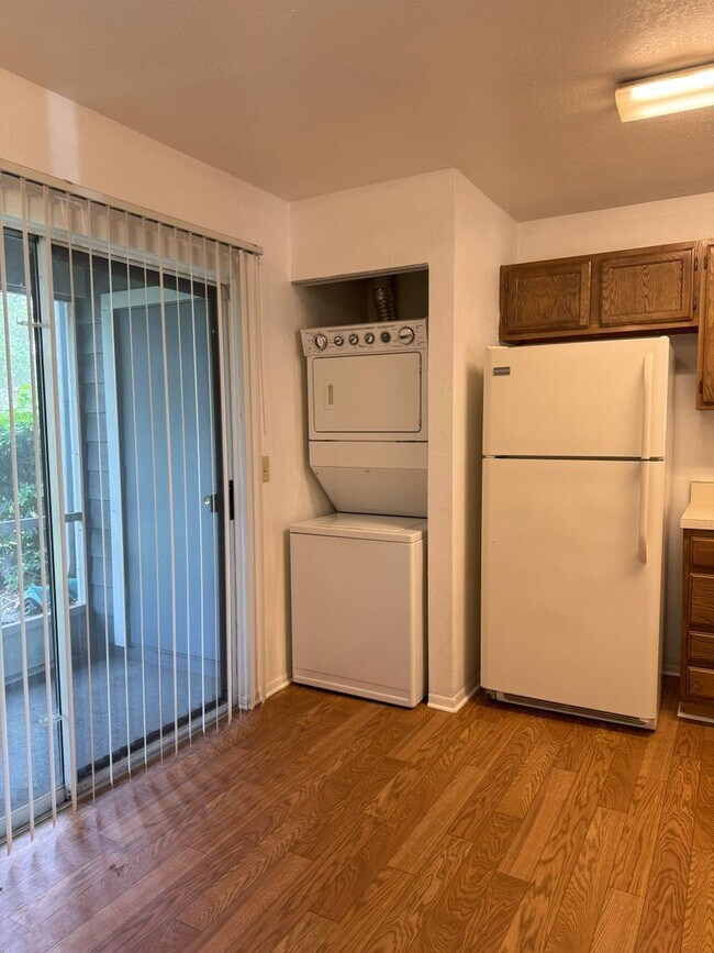 Foto del edificio - Manors of Bryn Mawr 2 Bed 2 Bath Condo AVA...