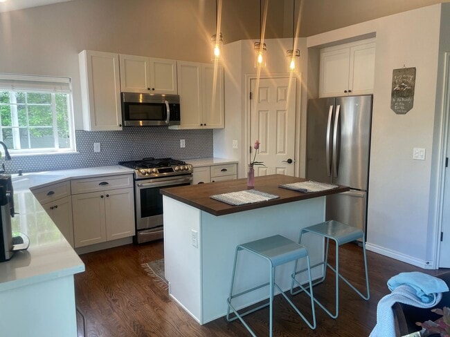 Building Photo - Beautiful 3-Bedroom Home Just Steps from W...