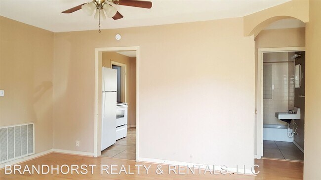 Foto del edificio - 3 br, 1 bath Apartment - 1014 N. Bradley
