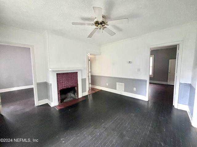 Foto del edificio - 3 bedroom in Jacksonville FL 32205