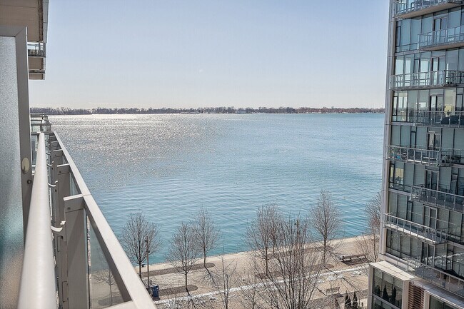Building Photo - 39 Queens Quay E