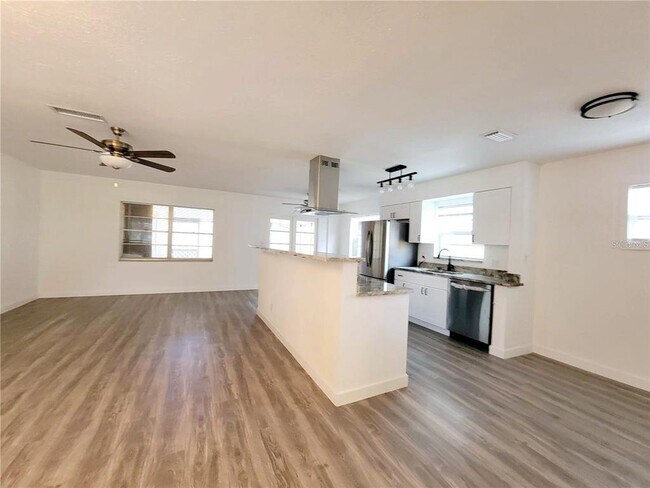 Foto del edificio - 5622 63rd Way N