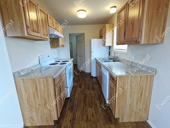 Building Photo - 1770 Meadowland Dr