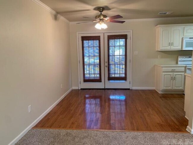 Building Photo - 27 Broadmoor Cir
