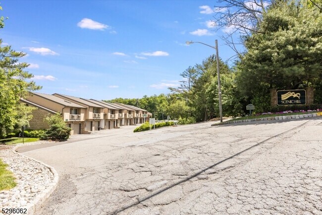 Building Photo - 48 Kayser Ln